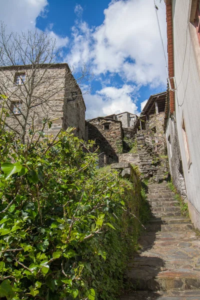 Tipica casa scisto in Portogallo — Foto Stock