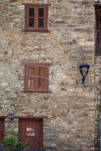 Typická schist domů v Portugalsku — Stock fotografie