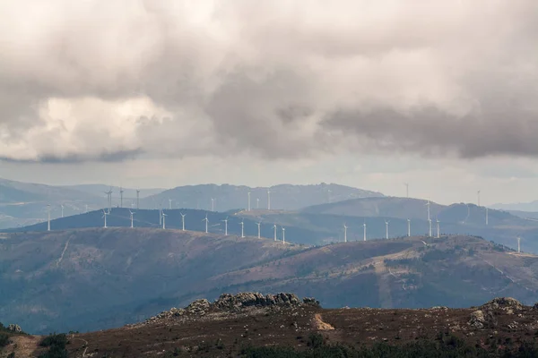 Вітряні генератори eolic — стокове фото