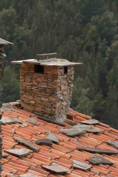 Casa típica de xisto em Portugal — Fotografia de Stock