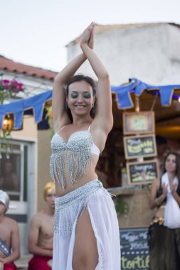 sanatçılar popüler Ortaçağ Fuarı'nda