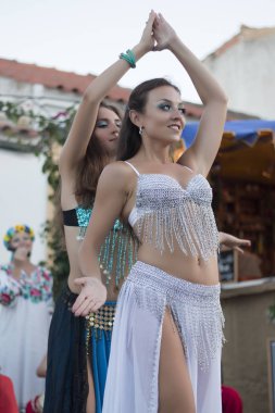 sanatçılar popüler Ortaçağ Fuarı'nda