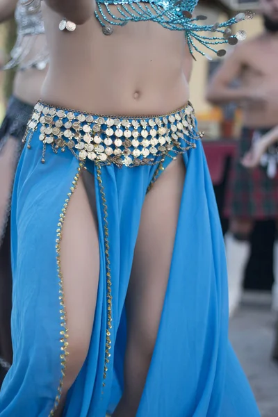 Belly dancer street performer — Stock Photo, Image