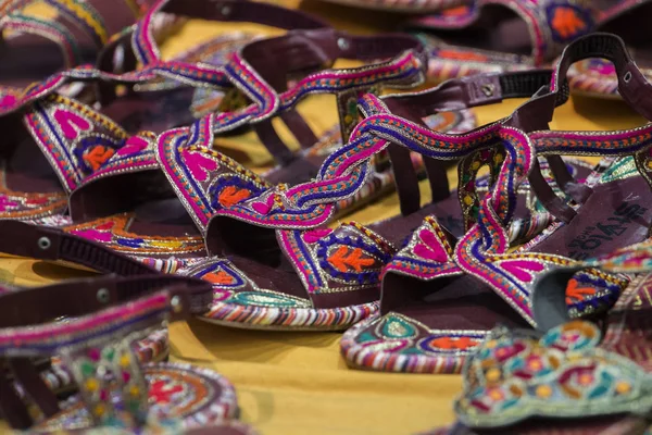 Traditional moroccan female shoes — Stock Photo, Image