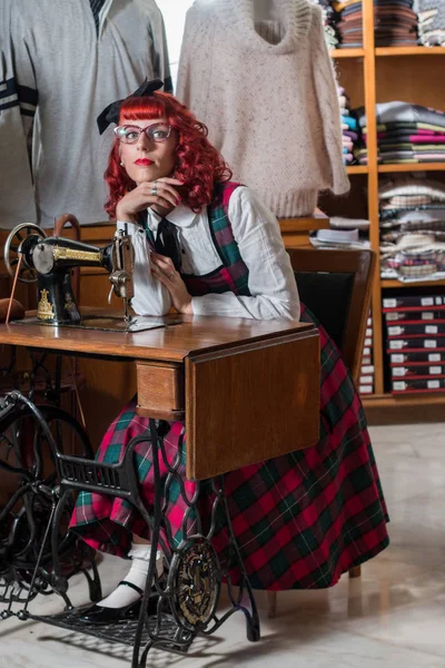 Vintage woman in store — Stock Photo, Image