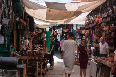 12 Haziran 2016 Tangier - Fas: stree tipik küçük dükkanlar