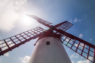Geleneksel Azores yel değirmeni
