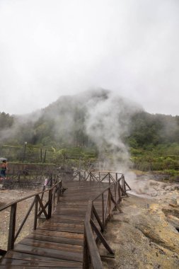 Furnas yakınındaki Fumarolas