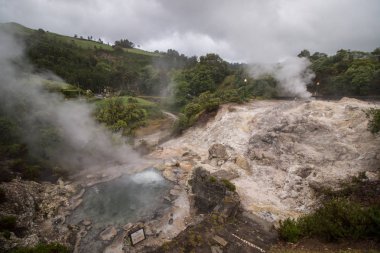 Furnas yakınındaki Fumarolas