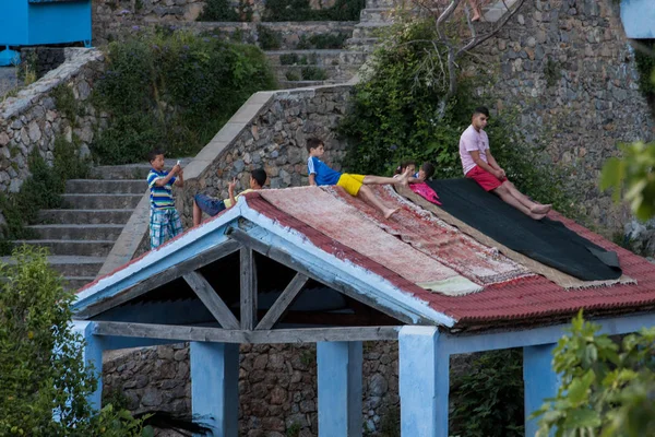 : Chefchaouen, Morocco - Eyl 10, 2016: Topluluk Çamaşırhane konumu — Stok fotoğraf