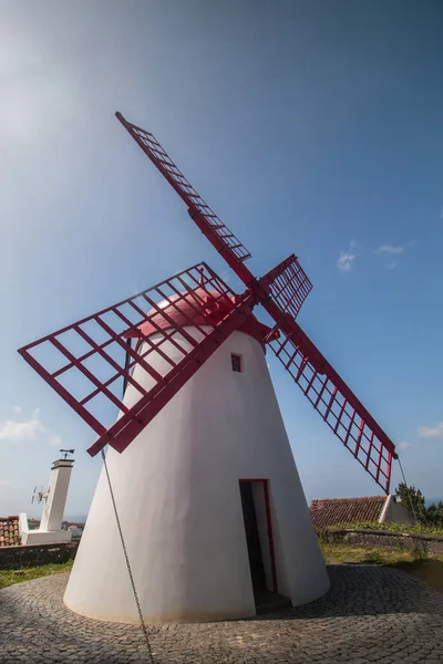 Molino de viento tradicional de Azores —  Fotos de Stock