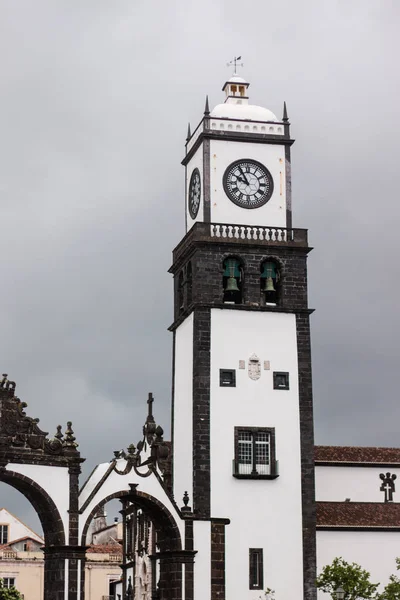 Tower arkitekturen i Ponta Delgada — Stockfoto