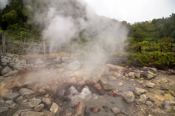 Fumarolas cerca de Furnas — Foto de Stock