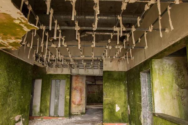 Hotel abandonado en Azores — Foto de Stock