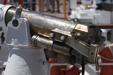 Makine ayrıntılı olarak uzun bir gemi