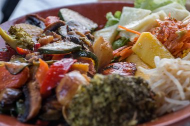 karışık sebze tabağı pişmiş