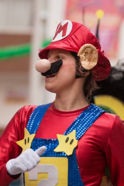Loule, Portekiz - Şubat 2016: Renkli karnaval (Carnaval) geçit 