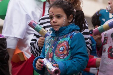 Loule, Portekiz - Şubat 2016: Renkli karnaval (Carnaval) geçit 