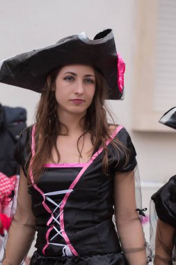 Loule, Portekiz - Şubat 2016: Renkli karnaval (Carnaval) geçit 