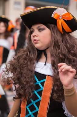 Loule, Portekiz - Şubat 2016: Renkli karnaval (Carnaval) geçit 
