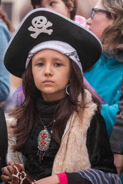 Loule, Portekiz - Şubat 2016: Renkli karnaval (Carnaval) geçit 