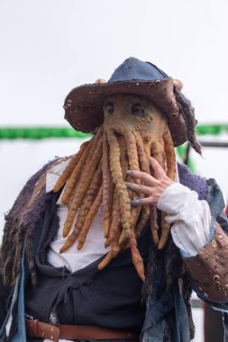 Loule, Portekiz - Şubat 2016: Renkli karnaval (Carnaval) geçit 