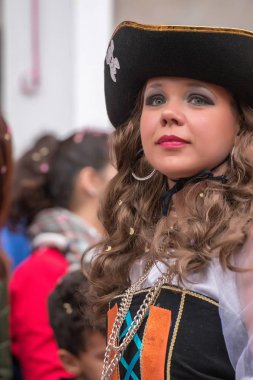 Loule, Portekiz - Şubat 2016: Renkli karnaval (Carnaval) geçit 