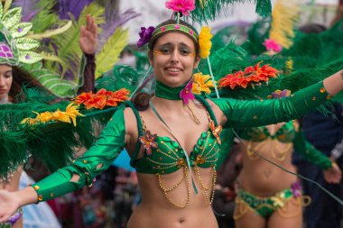 Loule, Portekiz - Şubat 2016: Renkli karnaval (Carnaval) geçit 