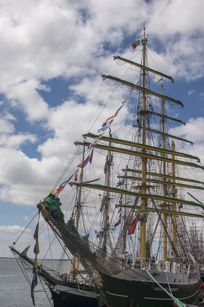 LISBON, PORTUGAL: 22nd july, 2016 - Tall Ships race is a  big na — Stock Photo, Image
