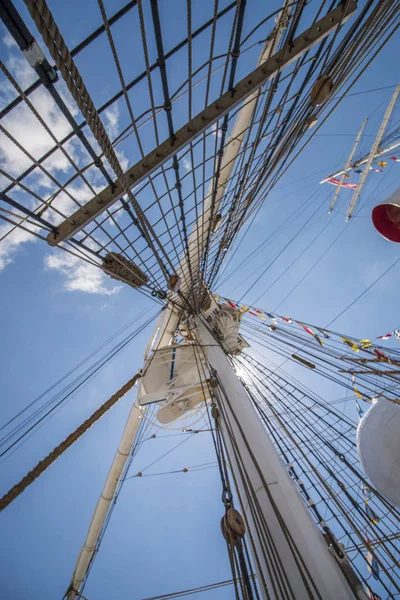 Barcos altos con velas — Foto de Stock