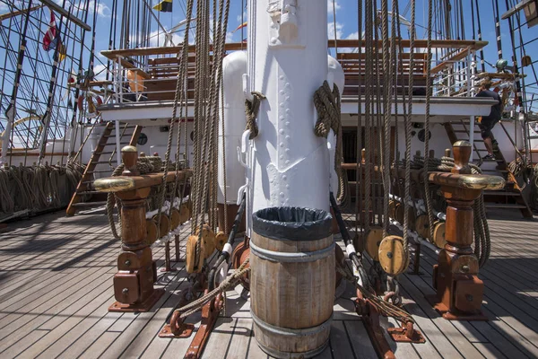 LISBOA, PORTUGAL: 22 de julho de 2016 - Tall Ships race is a big na — Fotografia de Stock