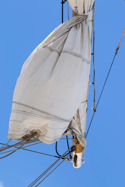 背の高い船の帆 — ストック写真