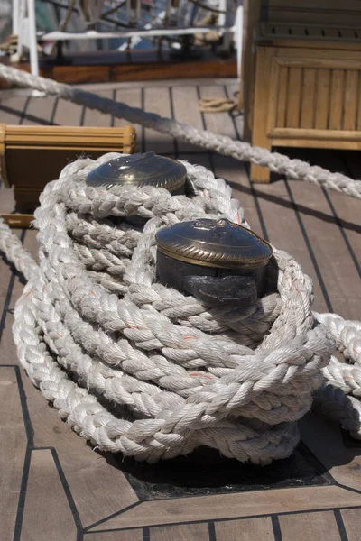 Cordas em um navio à vela — Fotografia de Stock