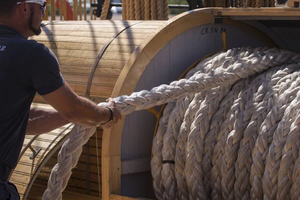 Touwen op een schip varen — Stockfoto