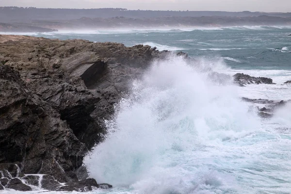 Porto Covo drsné pobřeží moře — Stock fotografie