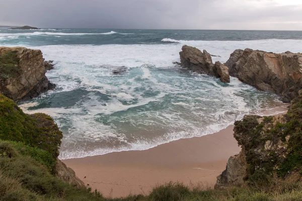 Porto Covo kaba kıyı şeridi deniz — Stok fotoğraf