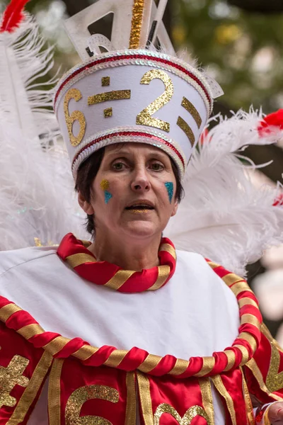 LOULE, PORTUGAL - FEB 2016: Colorido desfile de carnaval — Foto de Stock
