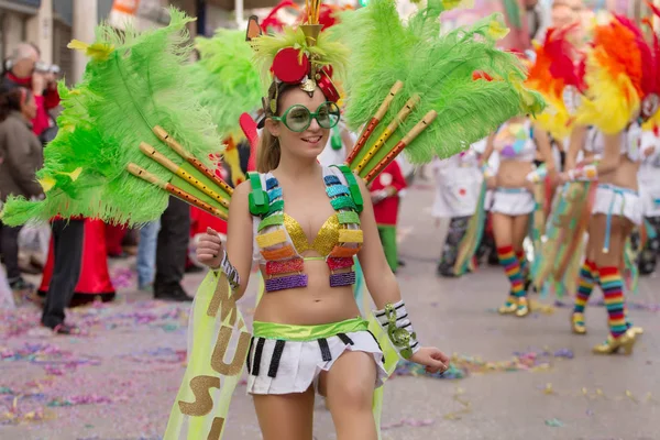 Loule, Portugalsko - únor 2016: Barevný karneval (Carnaval) Parade — Stock fotografie