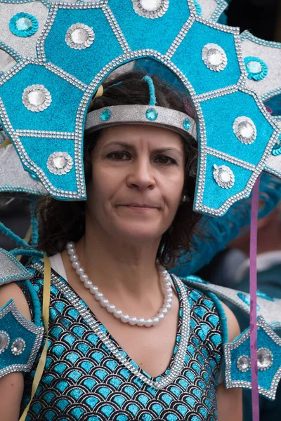 LOULE, PORTUGAL - FEB 2016: Colorido desfile de carnaval —  Fotos de Stock