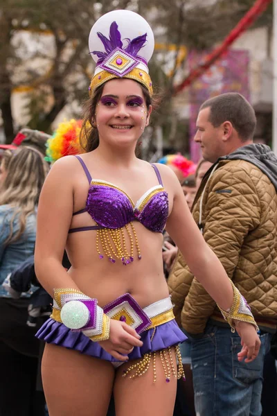 LOULE, PORTUGAL - FEB 2016: Colorido desfile de carnaval — Foto de Stock