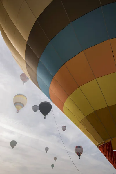 Ascensión del festival de globos de aire caliente —  Fotos de Stock