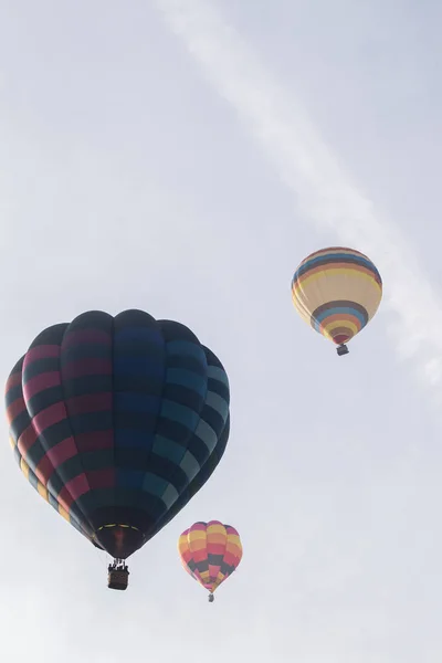 Wzniesienia gorące powietrze balony festiwalu — Zdjęcie stockowe