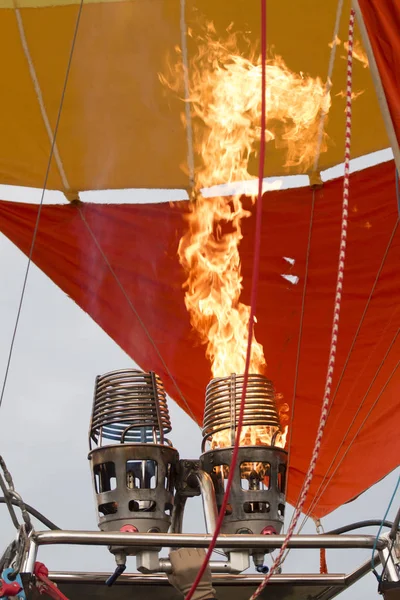 Heißluftballonfestival steigt — Stockfoto