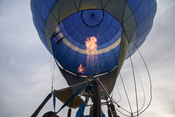 Ascension du festival des montgolfières — Photo