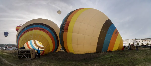 Ascensión del festival de globos de aire caliente — Foto de Stock