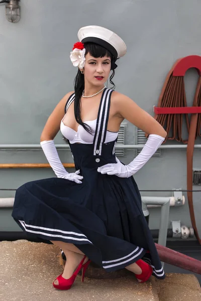 Sailor tema pinup girl — Stockfoto