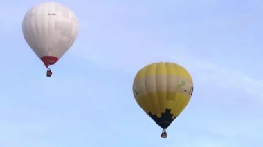 sıcak hava balonları yükseliş