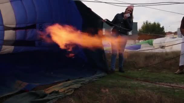 Hemelvaart van hete lucht ballonnen — Stockvideo