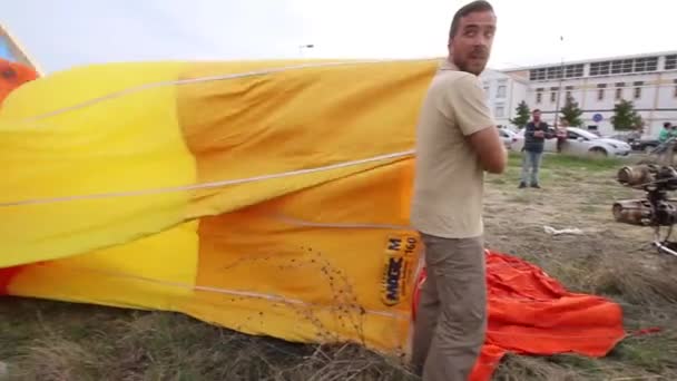 Hemelvaart van hete lucht ballonnen — Stockvideo