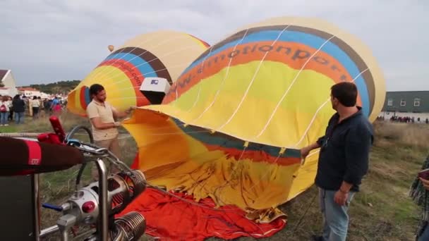 Uppstigningen av varmluftsballonger — Stockvideo